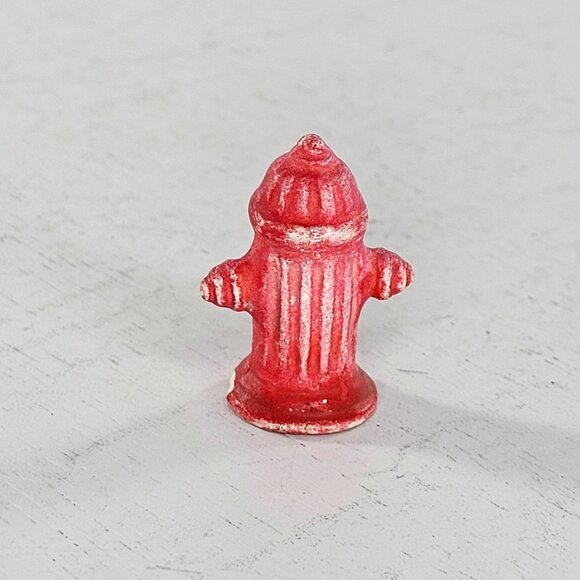 Hagen Renaker Fire Hydrant Miniature Figurine Red Matte *Chip* - Picture 1 of 7